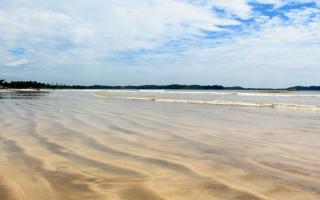 The best beaches in Sri Lanka for swimming Sri Lanka white sand beaches